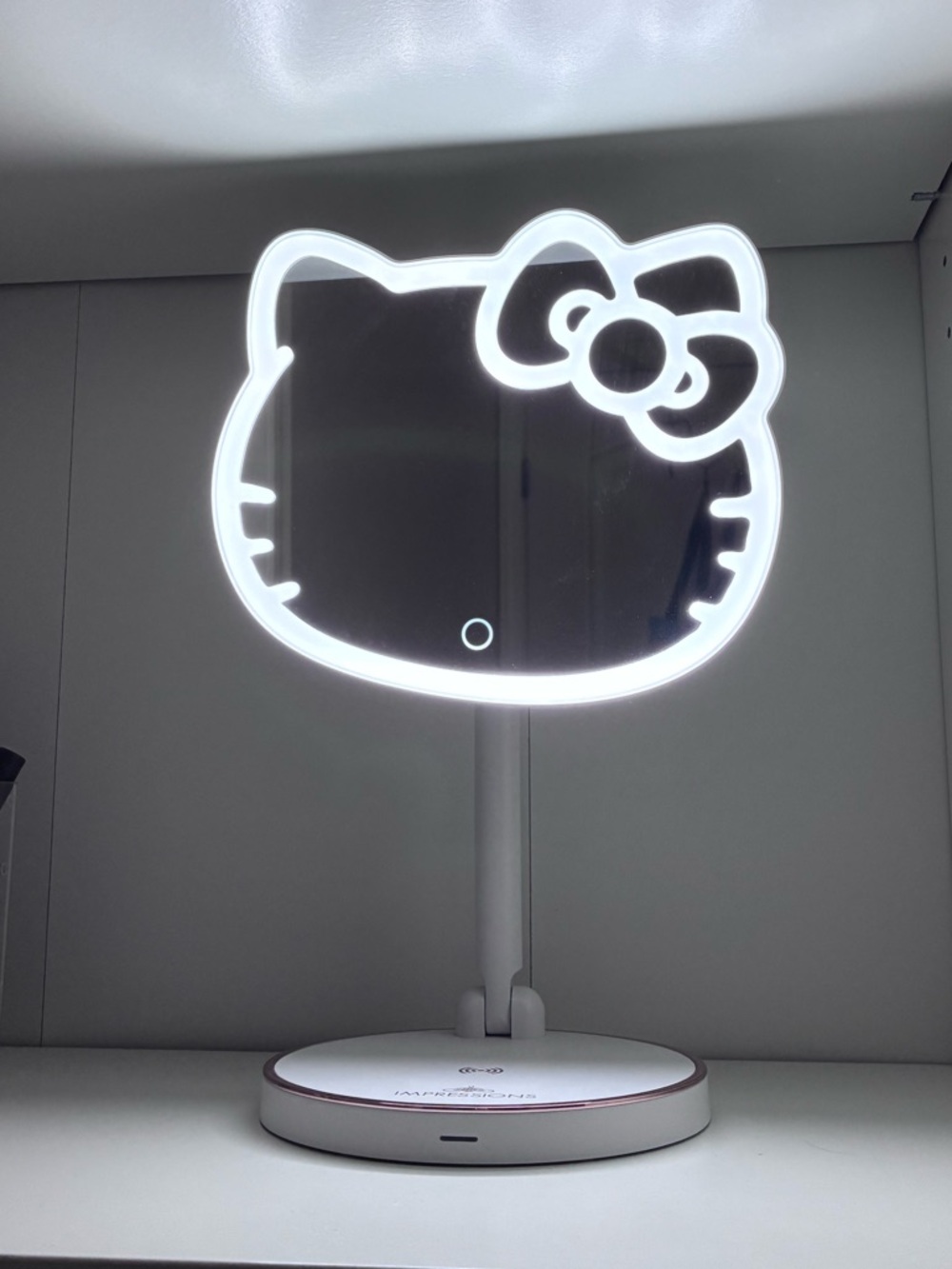 Hello kitty LED mirror